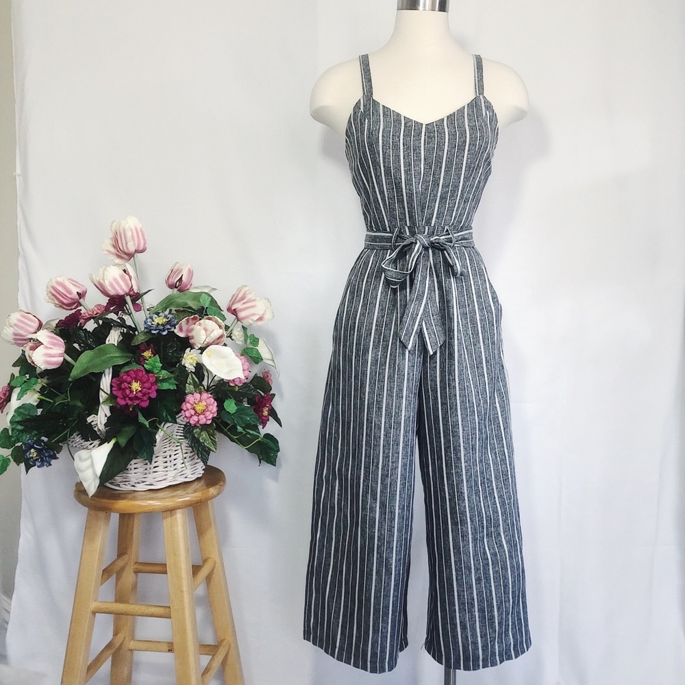 Grey & white striped strappy jumpsuit (Apricot)